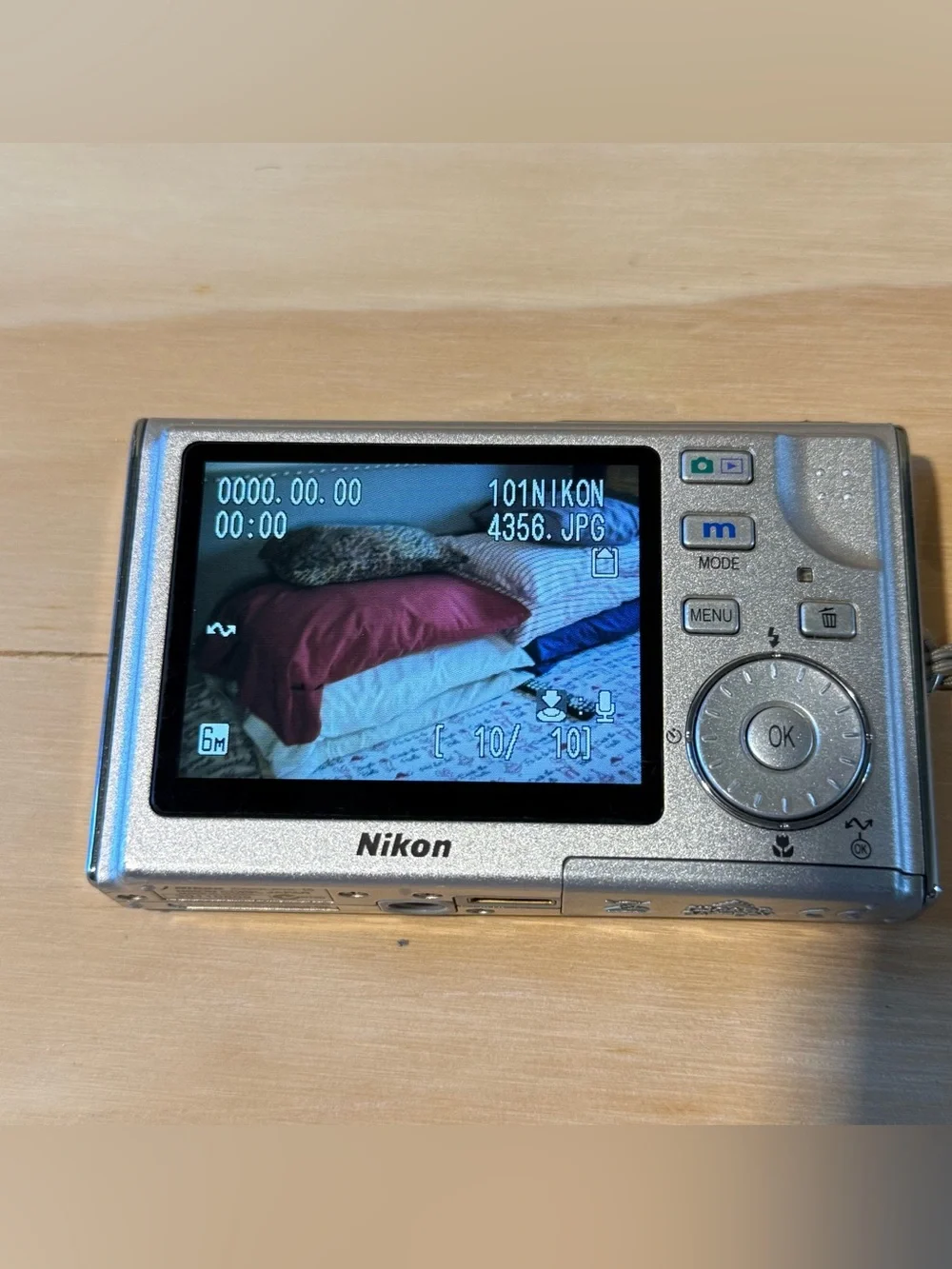 Nikon Coolpix S5 Digital Camera 6MP Slv Tested Good w/Bat-Char-SDCard Read Info!